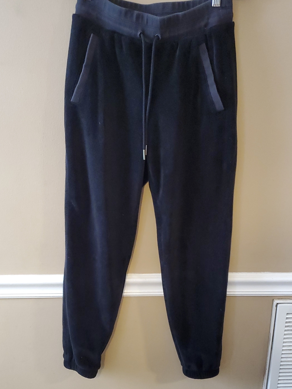 Athleta Black Double Cozy Karma Jogger Soft Plush Sweatpants Size XS